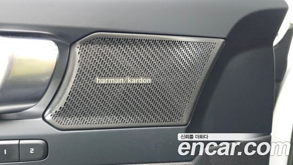 Volvo XC40 2023, фото 32