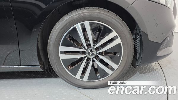 Mercedes-Benz A-Class 2021, фото 5