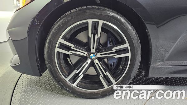 BMW 3 Series 2024, фото 5