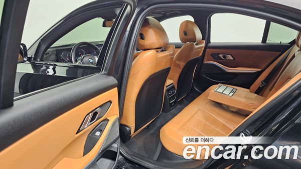 BMW 3 Series 2024, фото 16