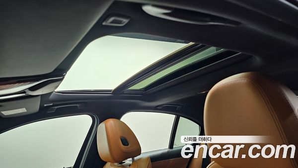 BMW 3 Series 2024, фото 30