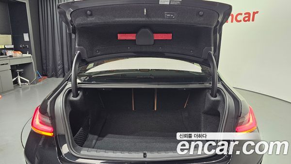 BMW 3 Series 2024, фото 31