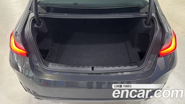 BMW 3 Series 2025, фото 20