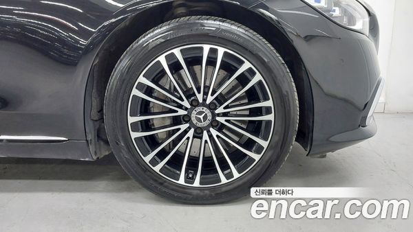 Mercedes-Benz S-Class 2023, фото 5