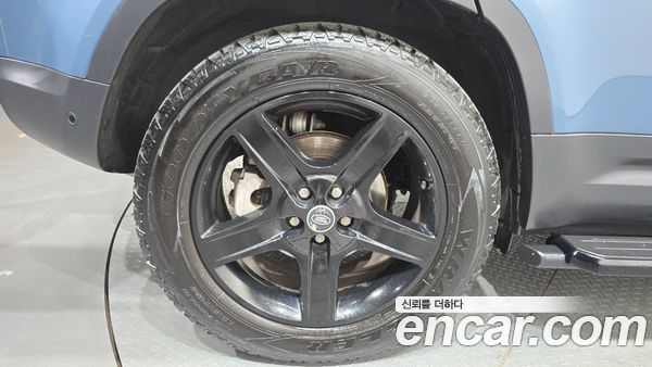 Land Rover Defender 2023, фото 5