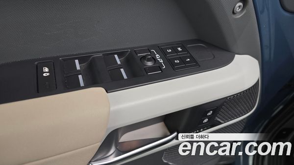 Land Rover Defender 2023, фото 32