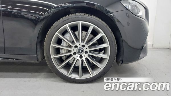Mercedes-Benz E-Class 2022, фото 5