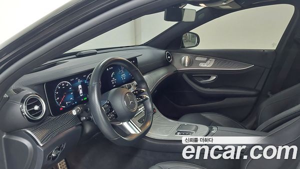 Mercedes-Benz E-Class 2022, фото 9