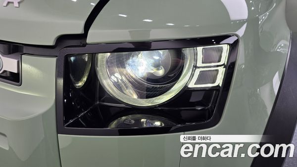 Land Rover Defender 2023, фото 8