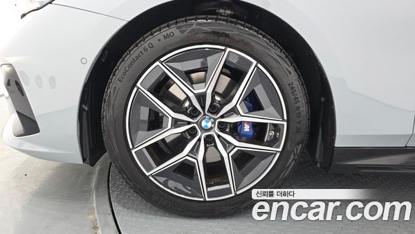 BMW 5 Series 2024, фото 5