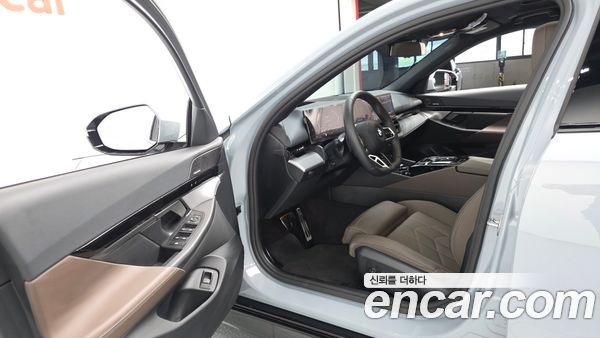 BMW 5 Series 2024, фото 10