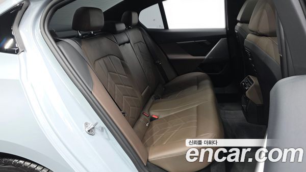 BMW 5 Series 2024, фото 12