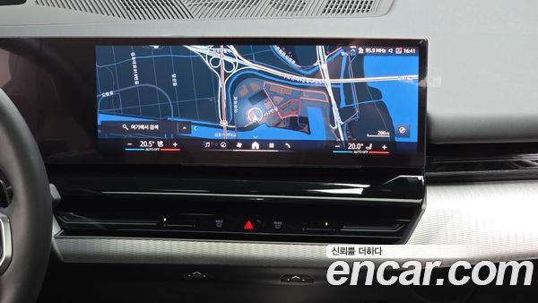 BMW 5 Series 2024, фото 14