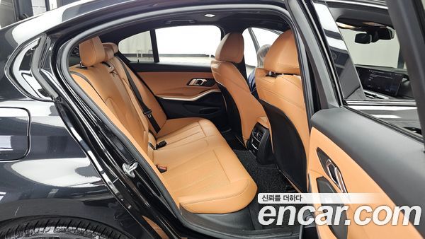 BMW 3 Series 2024, фото 12