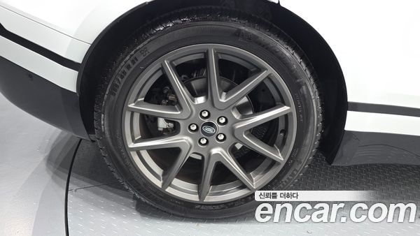Land Rover Range Rover Velar 2025, фото 5