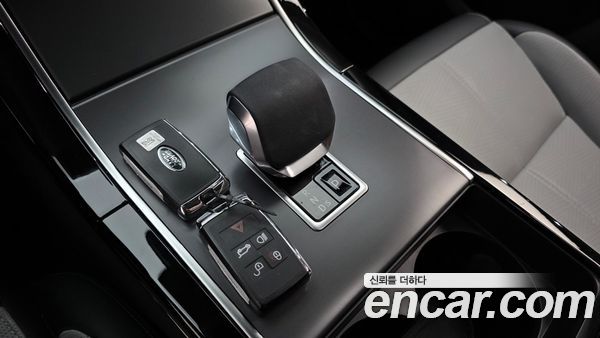Land Rover Range Rover Velar 2025, фото 12