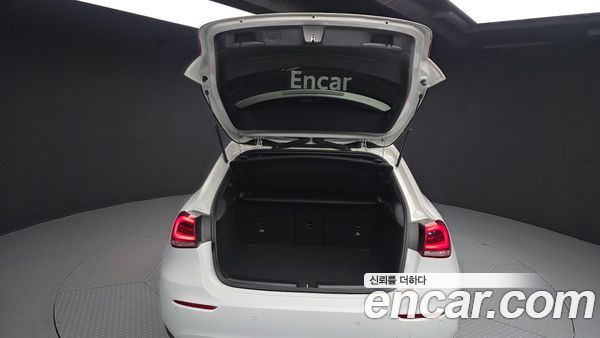 Mercedes-Benz A-Class 2023, фото 26