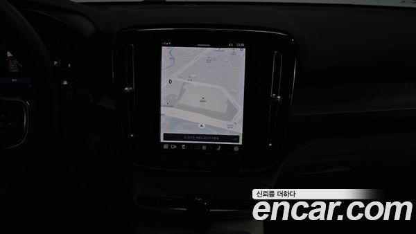 Volvo XC40 2023, фото 20
