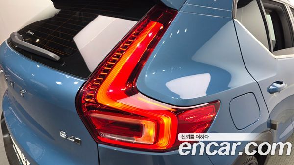 Volvo XC40 2023, фото 9