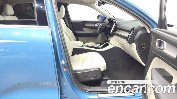 Volvo XC40 2023, фото 16