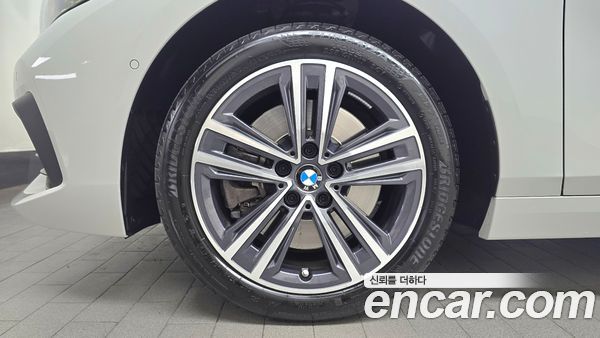 BMW 1 Series 2022, фото 5