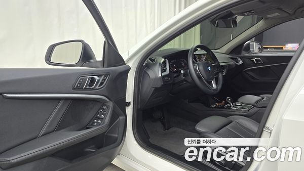 BMW 1 Series 2022, фото 13