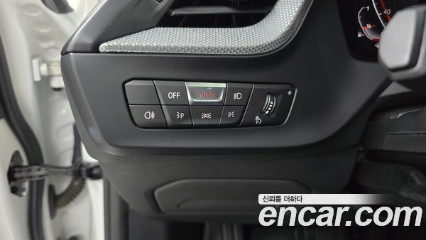 BMW 1 Series 2022, фото 24