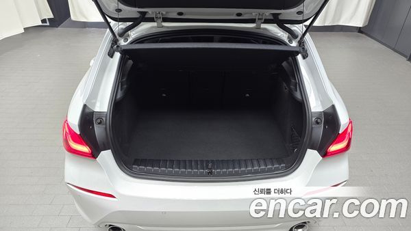 BMW 1 Series 2022, фото 26