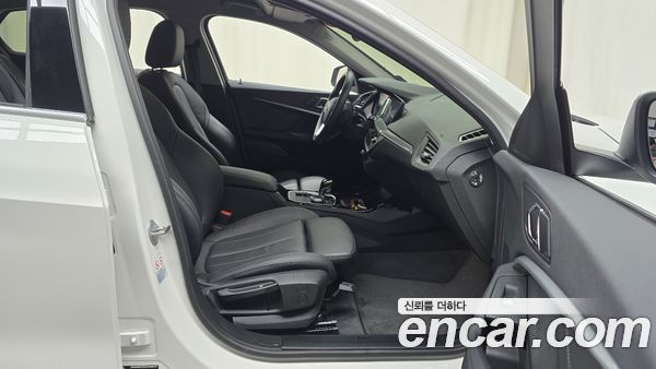 BMW 1 Series 2022, фото 16