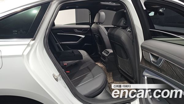 Audi A6 2021, фото 16
