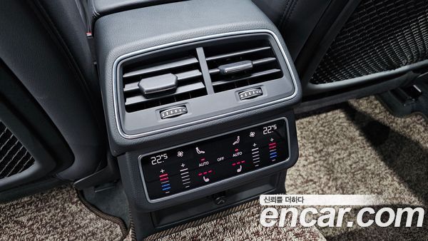 Audi A6 2021, фото 32