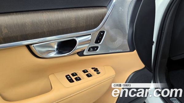 Volvo V90 2021, фото 32