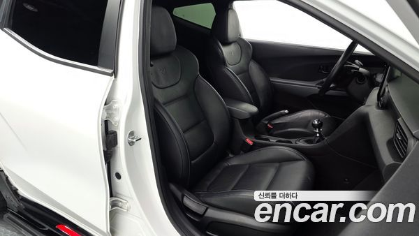 Hyundai Veloster 2023, фото 16