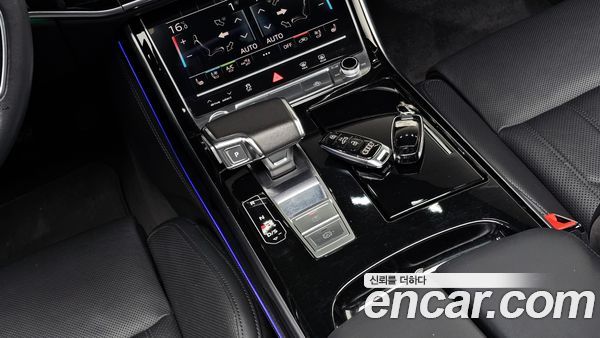 Audi A8 2020, фото 11