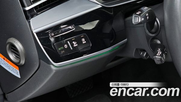 Audi A8 2020, фото 19