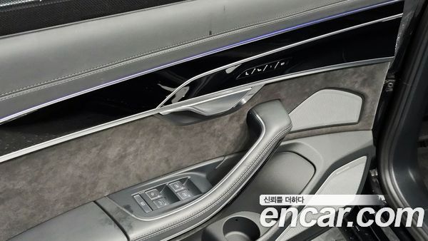 Audi A8 2020, фото 23