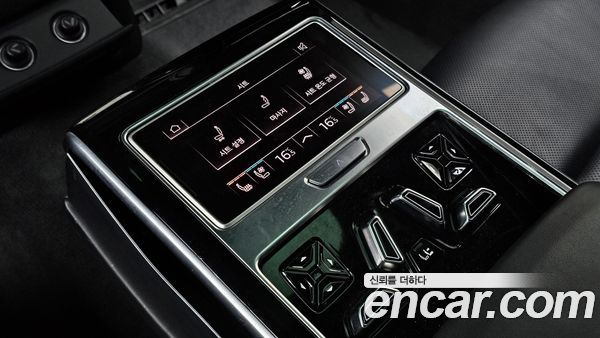 Audi A8 2020, фото 28