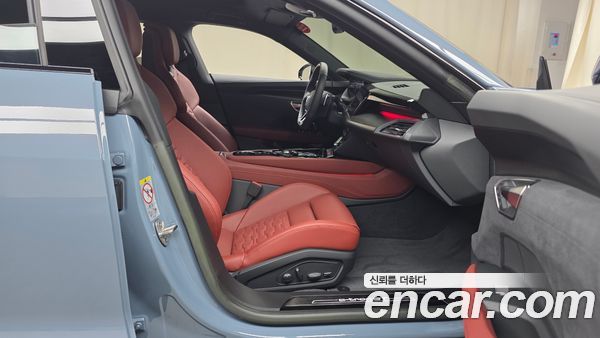Audi e-tron GT 2022, фото 16