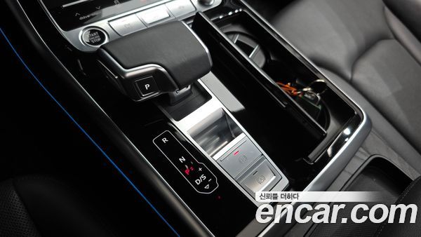 Audi Q7 2021, фото 11