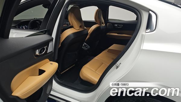 Volvo S60 2023, фото 16