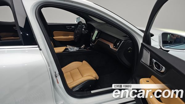 Volvo S60 2023, фото 15