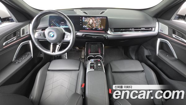 BMW iX1 2023, фото 10