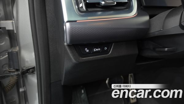 BMW iX1 2023, фото 26
