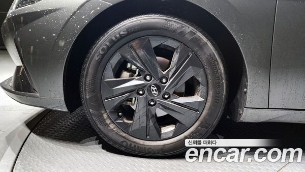 Hyundai Elantra 2023, фото 5