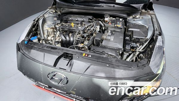 Hyundai Elantra 2023, фото 6