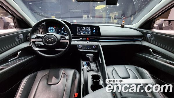 Hyundai Elantra 2023, фото 7