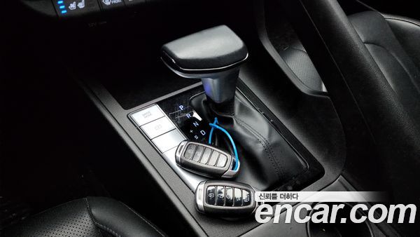 Hyundai Elantra 2023, фото 9