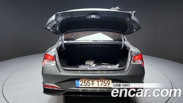 Hyundai Elantra 2023, фото 20