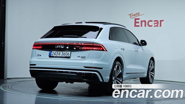 Audi Q8 2023, фото 2