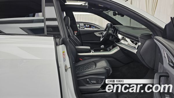Audi Q8 2023, фото 17